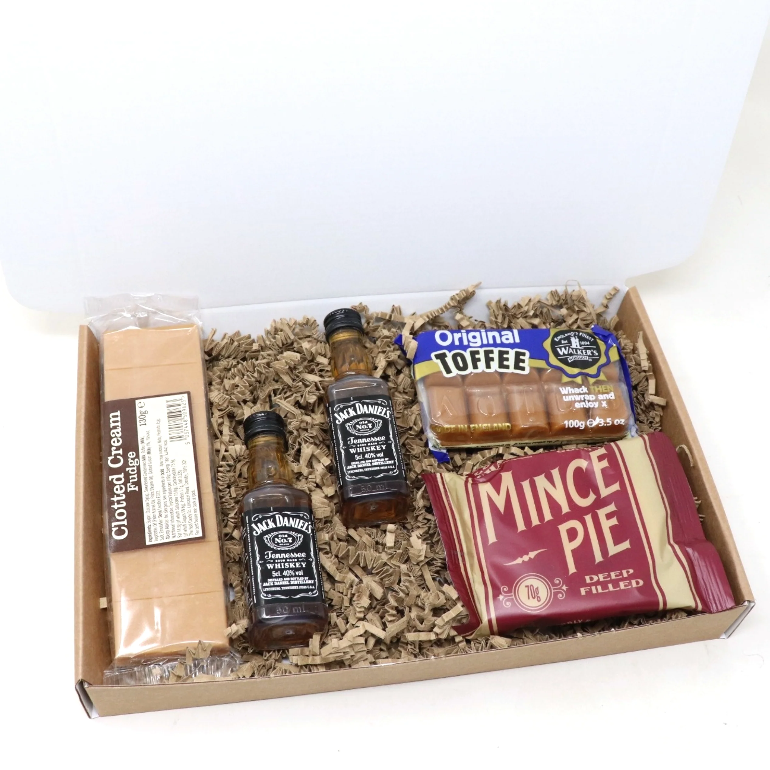 Alcohol & Christmas Treats Letterbox Gift Set With Mince Pie - Image 7