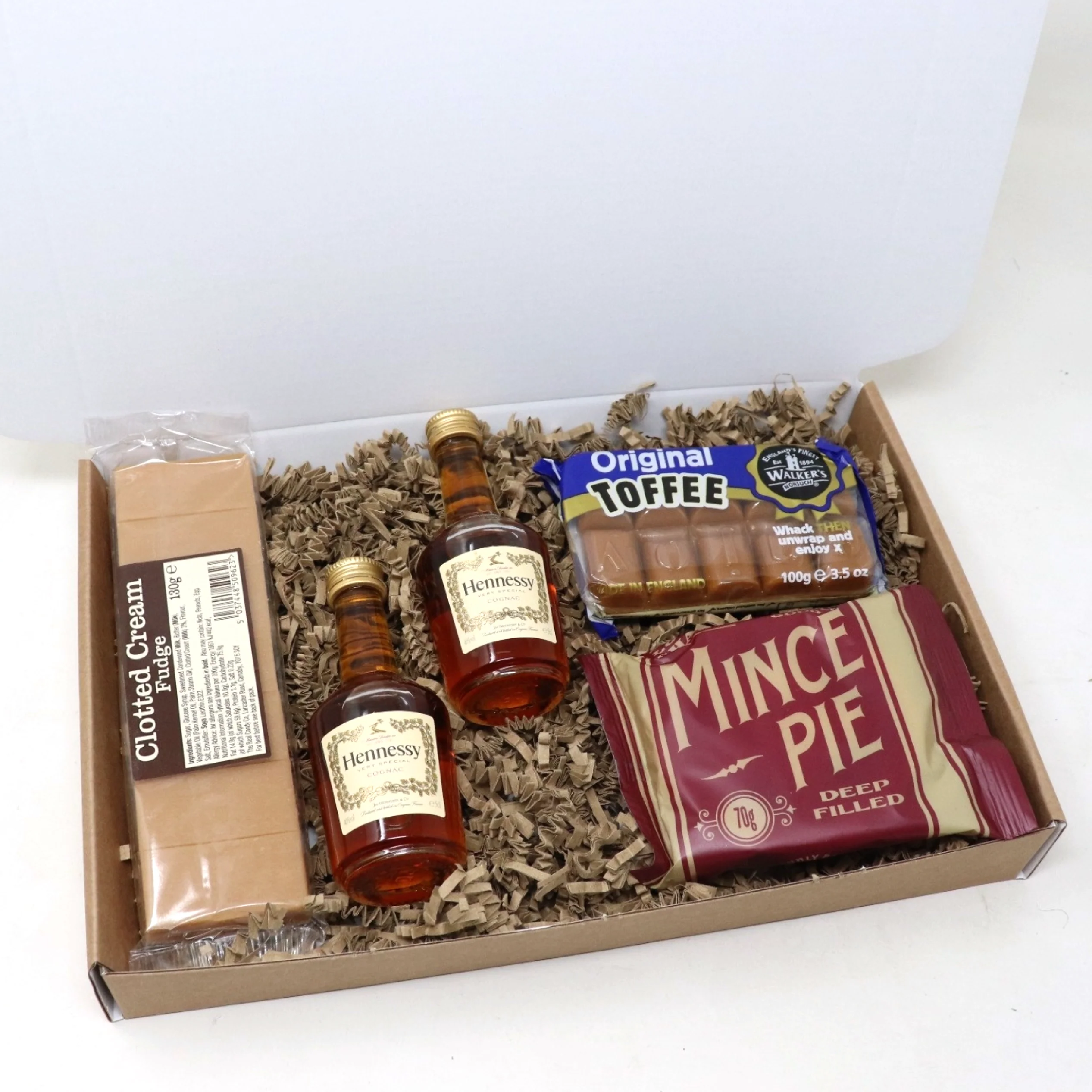 Alcohol & Christmas Treats Letterbox Gift Set With Mince Pie - Image 8